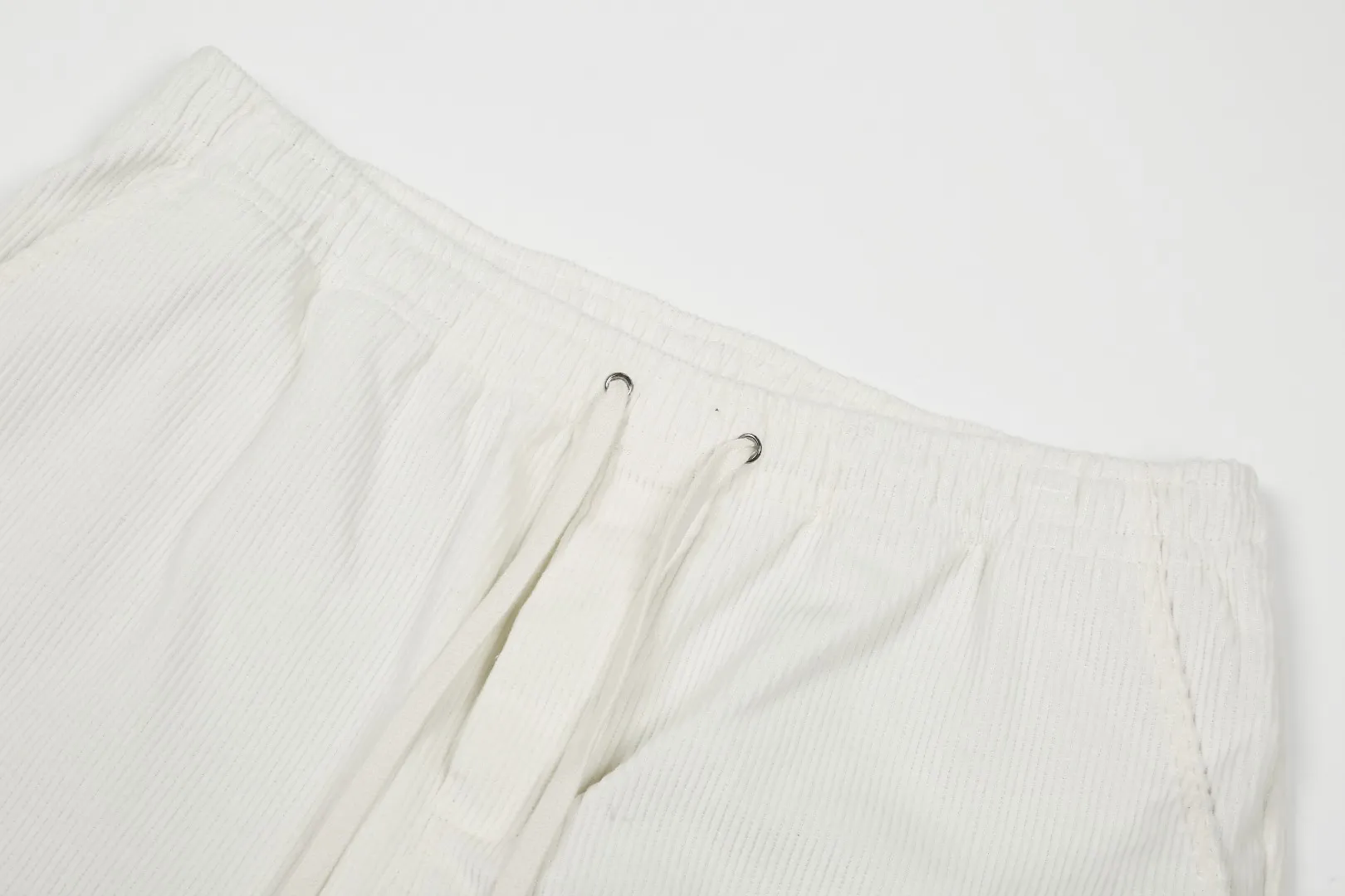 P190 white background picture [popular in summer] Style number: 25053# Color: dark navy/off-white/light pink/coffee size: S to 1.2 Bronze gas eyes Customized brand RL letter pendant clock Green cotton waist rope ✅ - 100% restored workmanship A-line five-point fit Double pockets on the back Double stitched light independent waistband ✅ - RL/corduroy summer shorts Full of loose elastic band style Stiff version super neat Suede texture high-end pull-up matching shirt T-shirt Long-sleeved N-kind style Super feel on the upper body The laziness makes me feel full. The colors are super refreshing and clean. It has a high-quality texture.